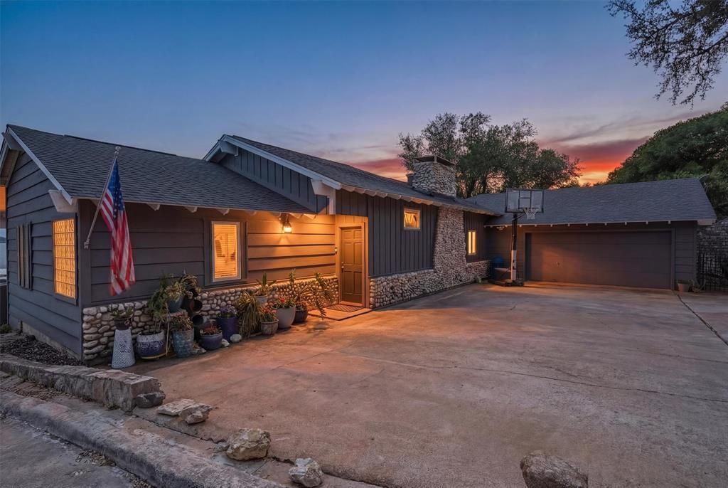 4015 Crescent Drive, Granbury, TX 76049 Main Photo