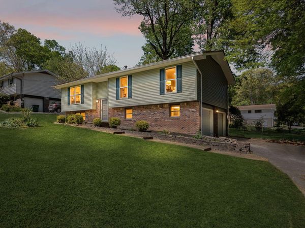 817 S Valleywood Circle, Hixson, TN 37343