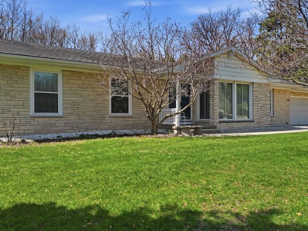 1739 Valley View Drive , Dixon, IL 61021