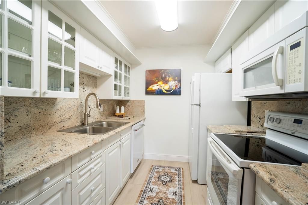 388 4th Ave S, Unit 388, Naples, FL 34102 Photo