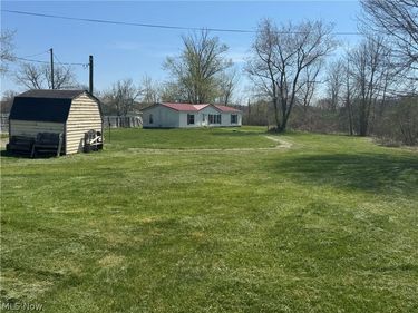 2719 Columbiana Road, New Springfield, OH 44443