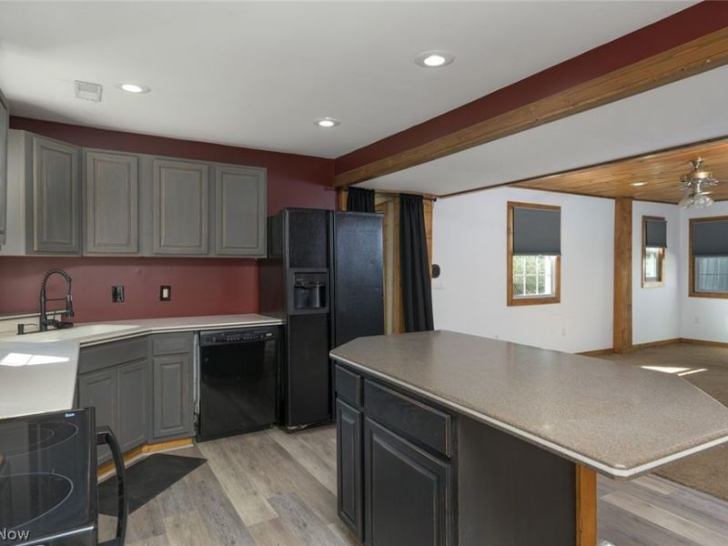 204 S Prospect Avenue, Hartville, OH 44632 Photo 10