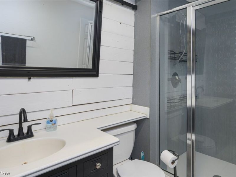 204 S Prospect Avenue, Hartville, OH 44632 Photo 12