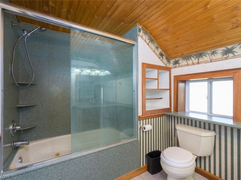 204 S Prospect Avenue, Hartville, OH 44632 Photo 19