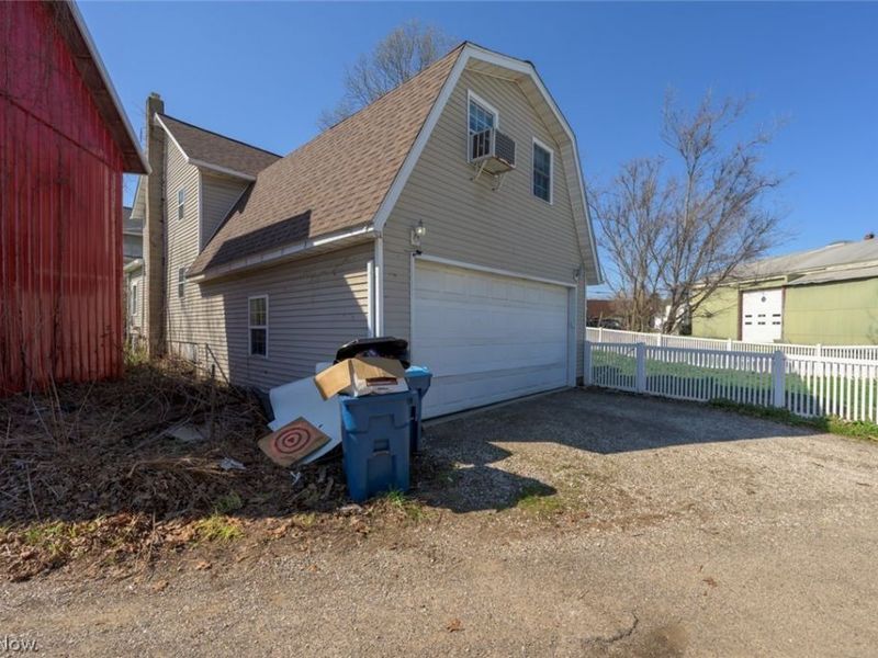 204 S Prospect Avenue, Hartville, OH 44632 Photo 3