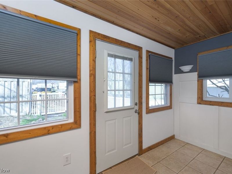 204 S Prospect Avenue, Hartville, OH 44632 Photo 5