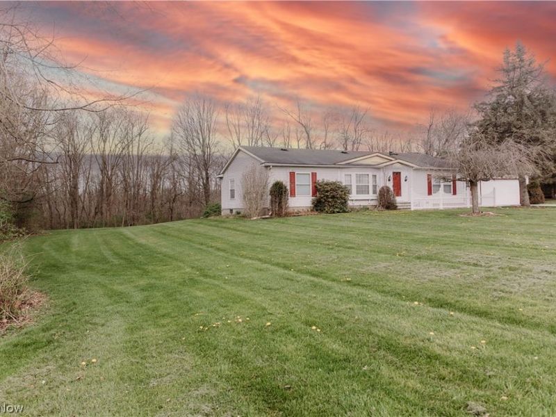 3995 Victory Avenue, Louisville, OH 44641 Photo 3