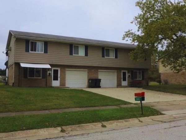 4706-4710 Maple Spur Drive, Stow, OH 44224