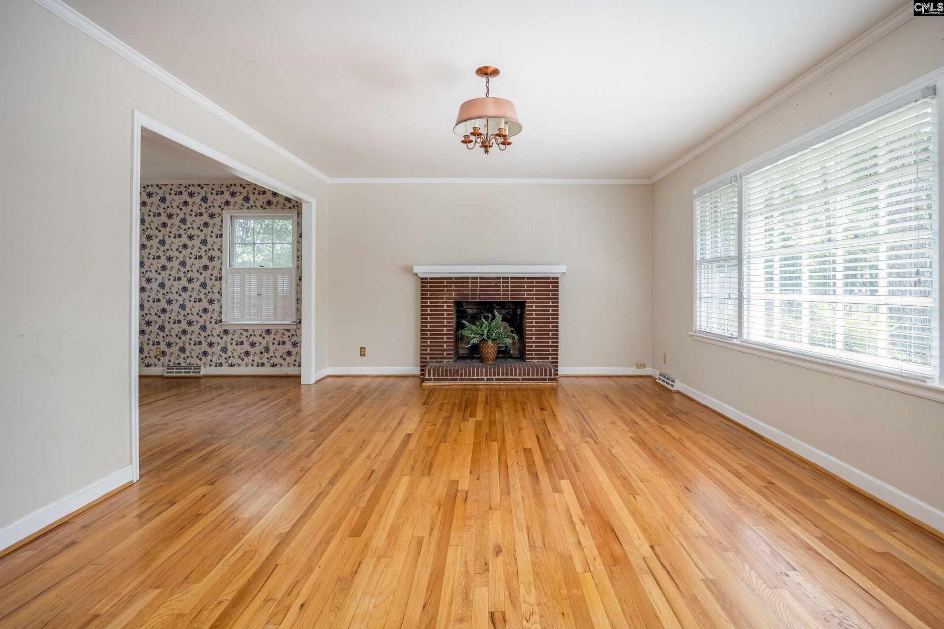 331 Bond Street Photo 11