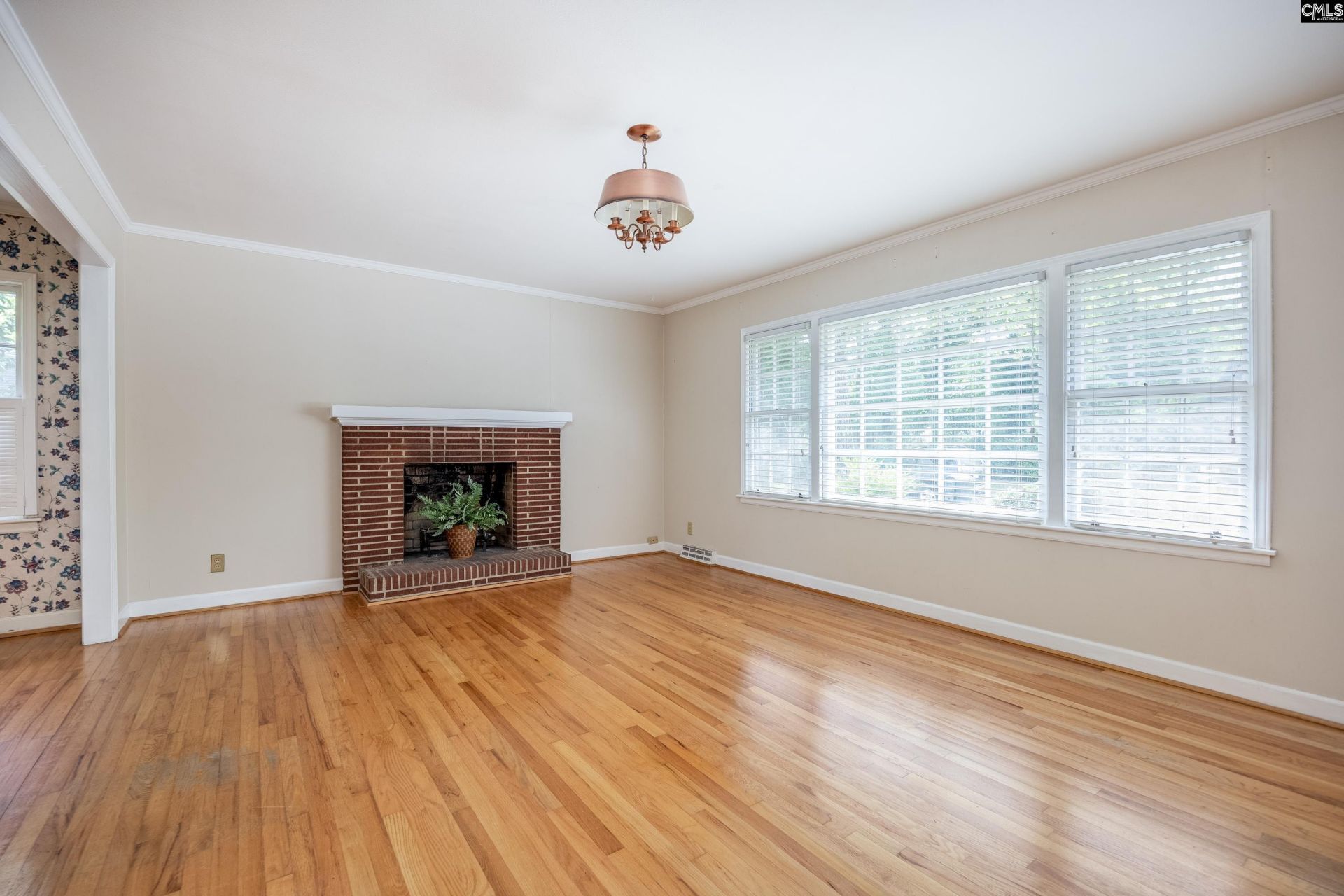 331 Bond Street Photo 13