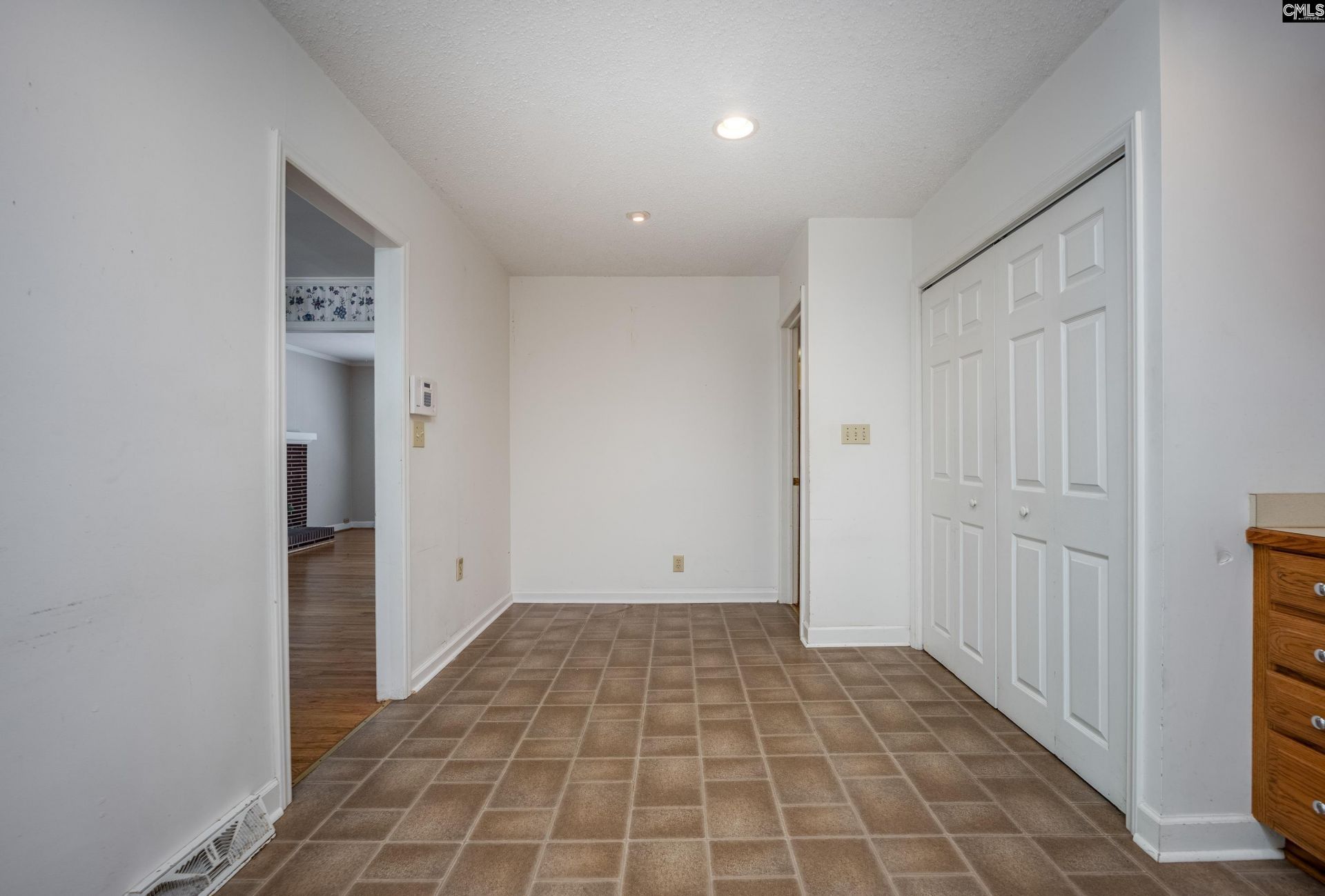 331 Bond Street Photo 22