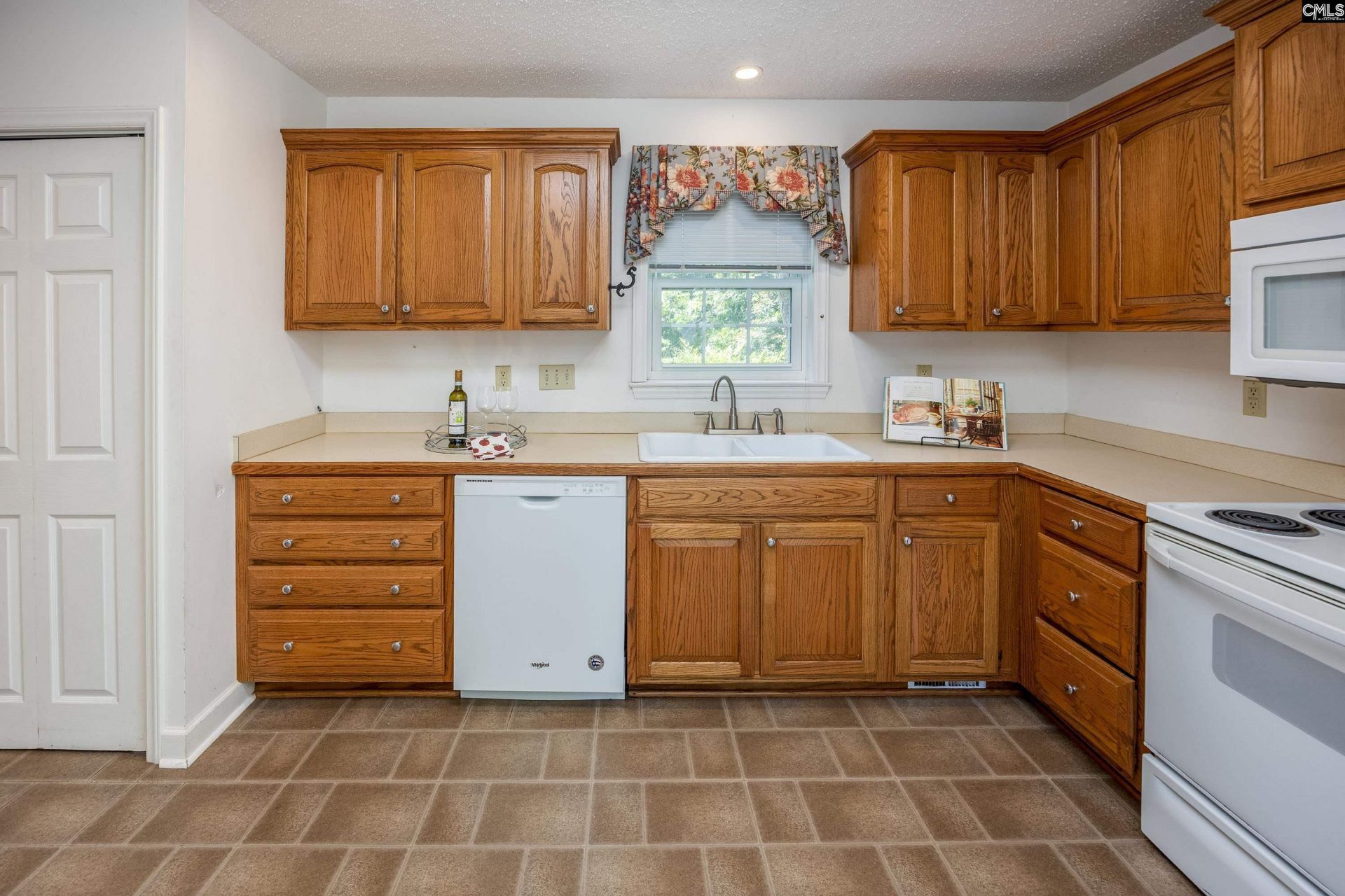 331 Bond Street Photo 25