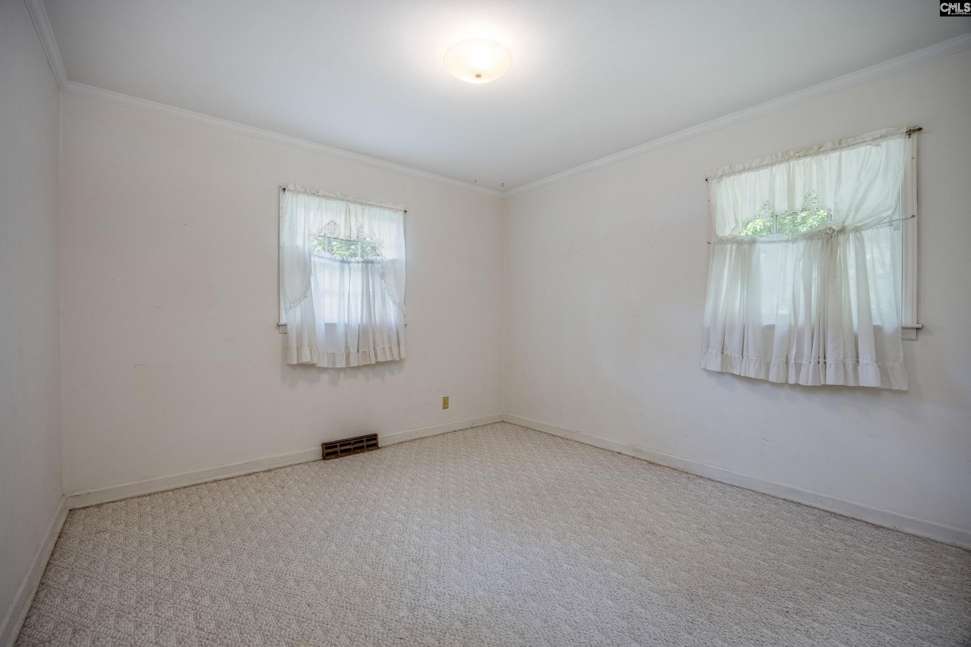 331 Bond Street Photo 30