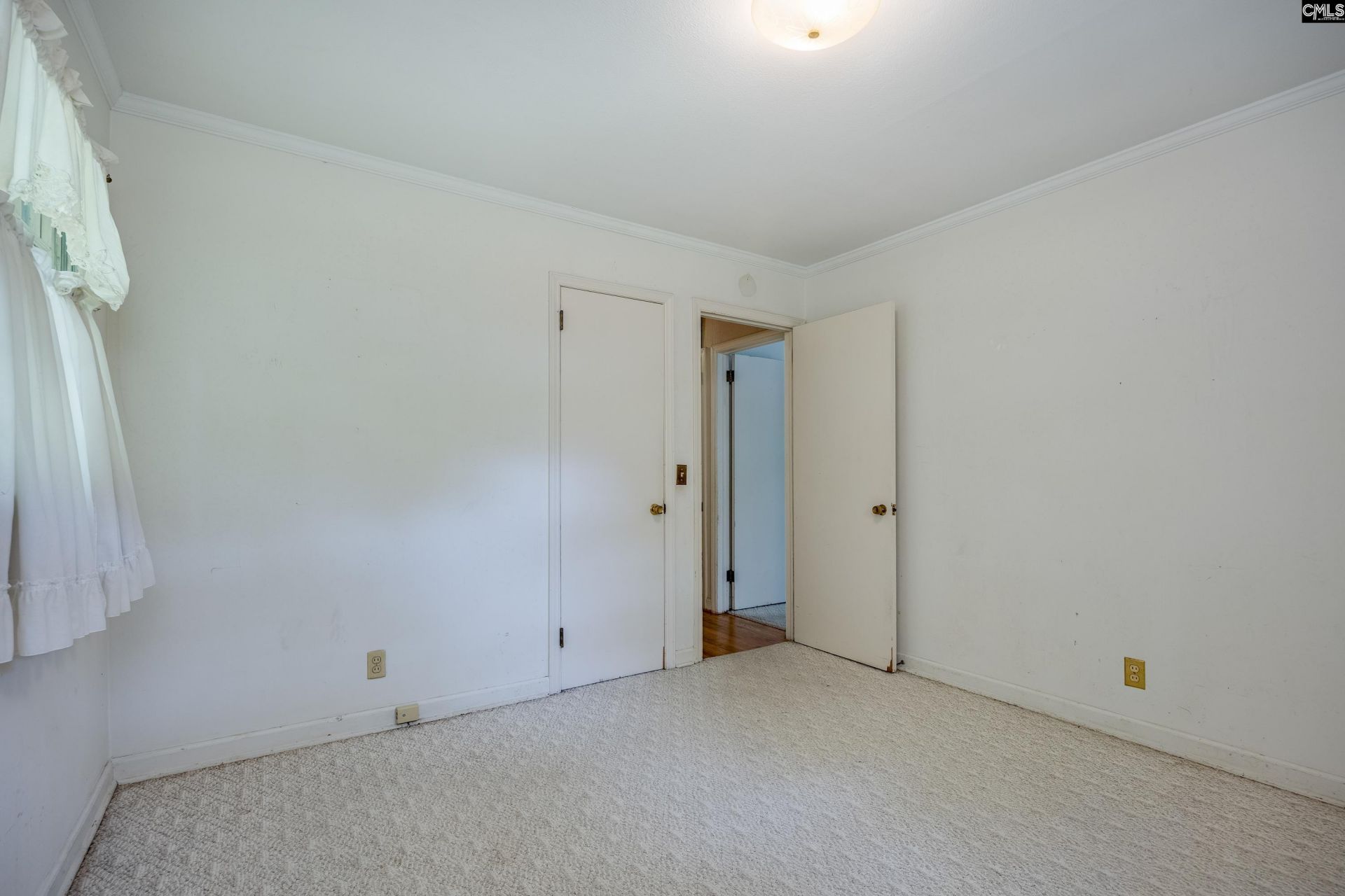 331 Bond Street Photo 32