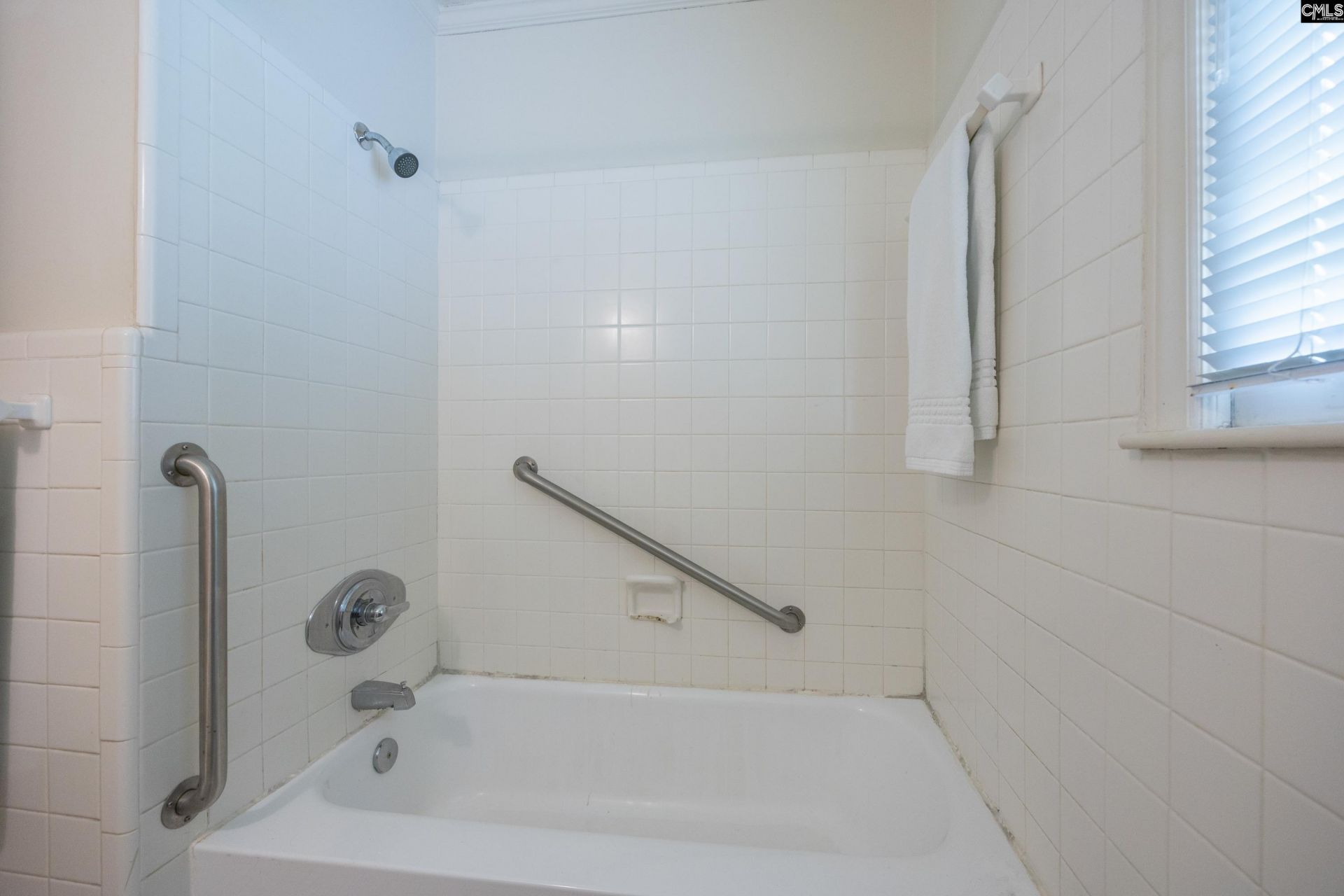 331 Bond Street Photo 35