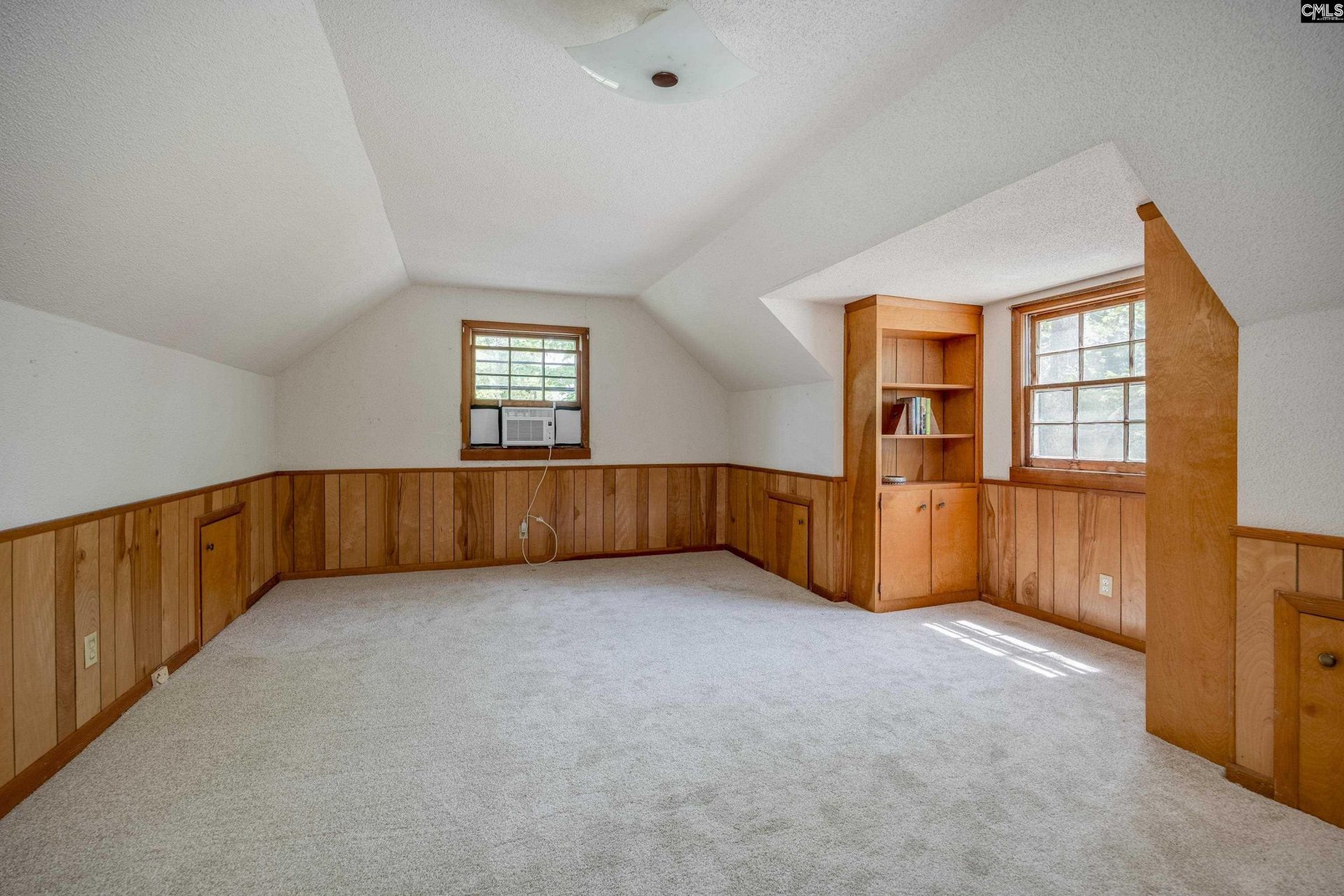 331 Bond Street Photo 36