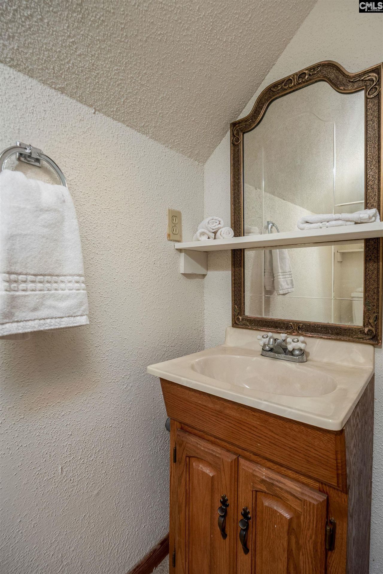 331 Bond Street Photo 40