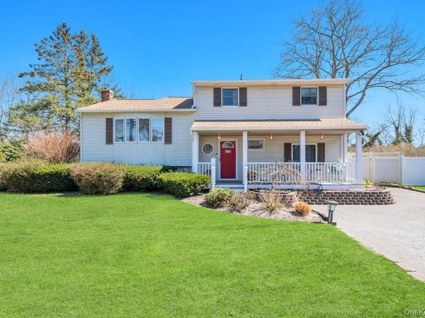 11 Biscayne Drive, Selden, NY 11784