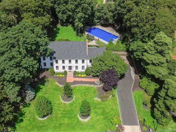 9 Maureen Drive, Mount Sinai, NY 11766