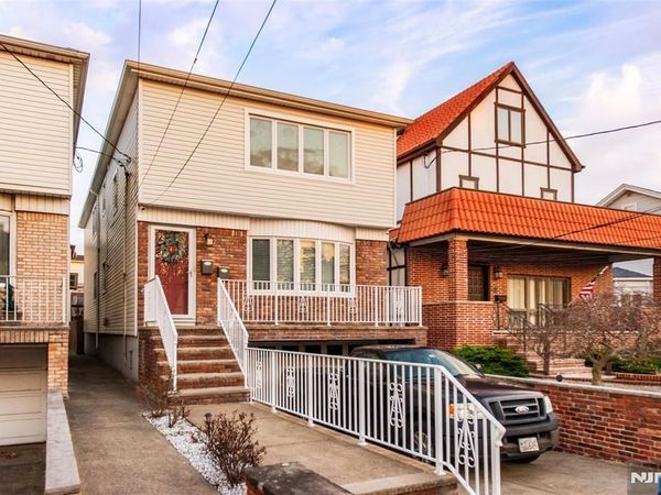 230 Avenue A, BAYONNE, NJ 07002