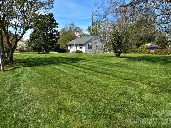 202 Mount Holly Huntersville Road , Huntersville, NC 28078