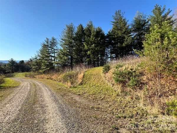 24 Dream Valley Drive , Clyde, NC 28721