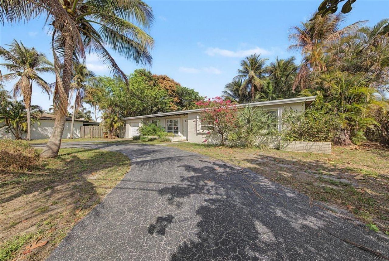 7730 W Lake Drive, Lake Clarke Shores, FL 33406 Photo