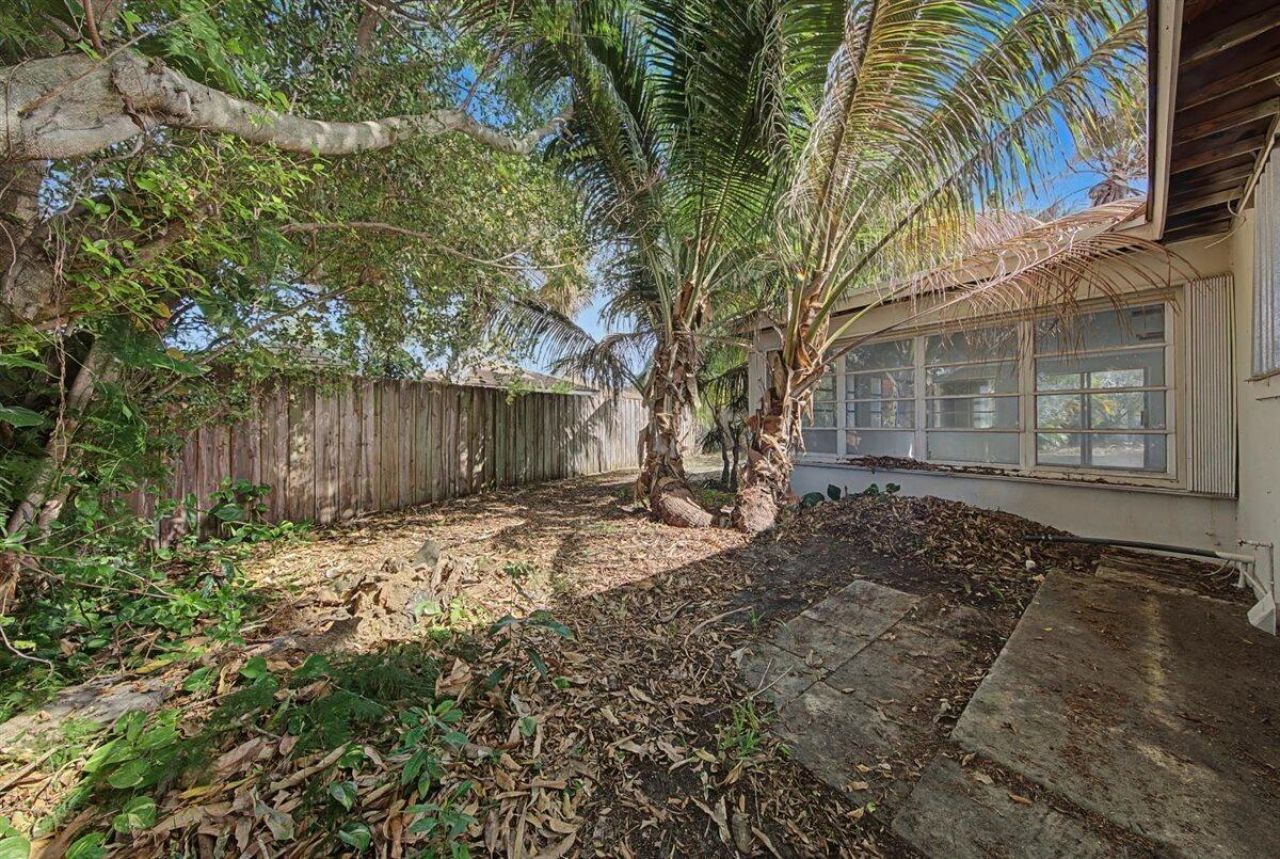 7730 W Lake Drive, Lake Clarke Shores, FL 33406 Photo