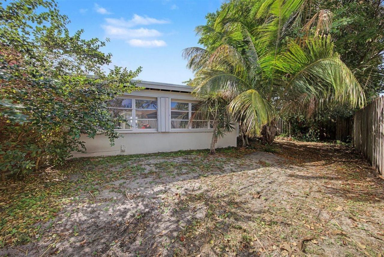 7730 W Lake Drive, Lake Clarke Shores, FL 33406 Photo