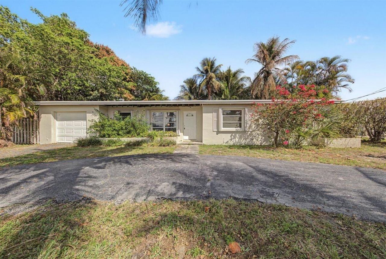 7730 W Lake Drive, Lake Clarke Shores, FL 33406 Photo