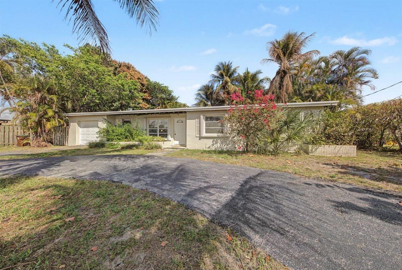 7730 W Lake Drive, Lake Clarke Shores, FL 33406 Photo