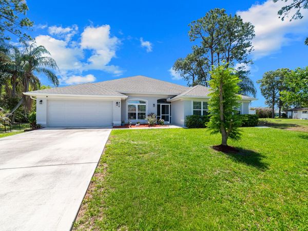 416 SE Jupiter Terrace, Port St. Lucie, FL 34983