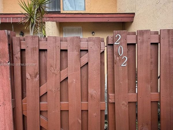221 W Park Dr, Unit 202-3, Miami, FL 33172