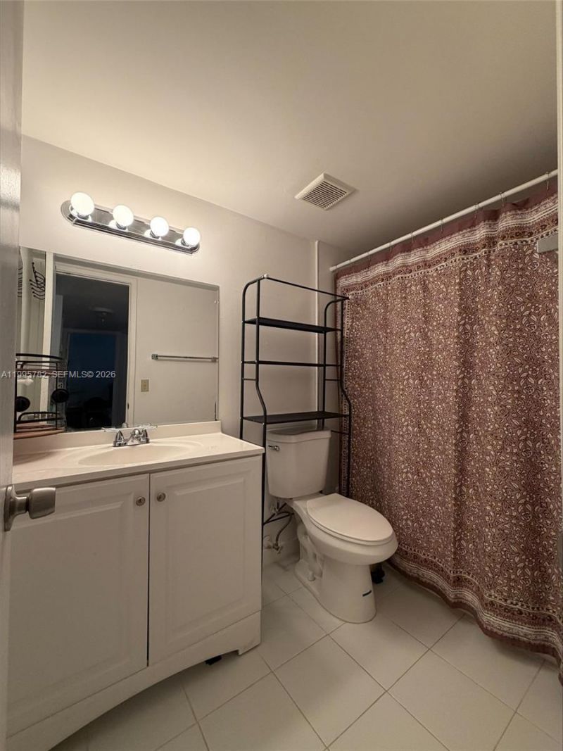 221 W Park Dr, Unit 202-3, Miami, FL 33172 Photo