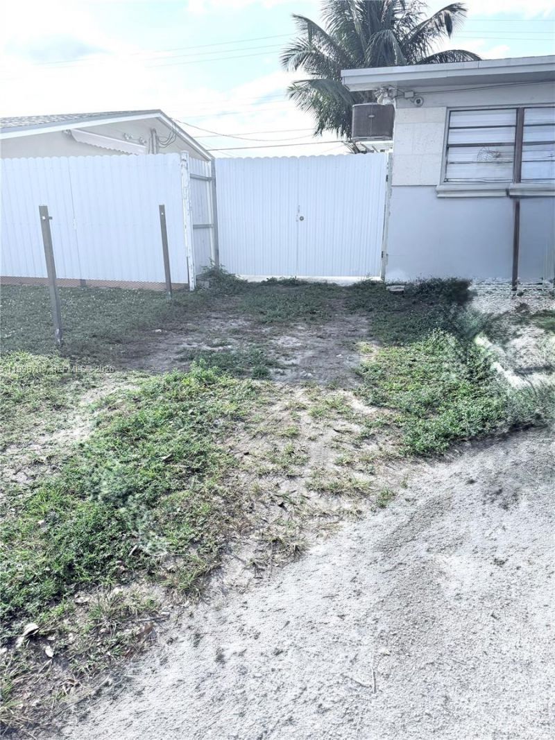 4600 W 8th Ave, Unit B, Hialeah, FL 33012 Photo
