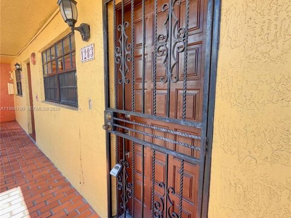 1283 W 51st Place, Unit 12, Hialeah, FL 33012