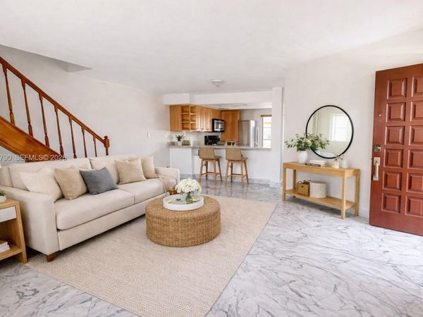 1283 W 51st Place, Unit 12, Hialeah, FL 33012