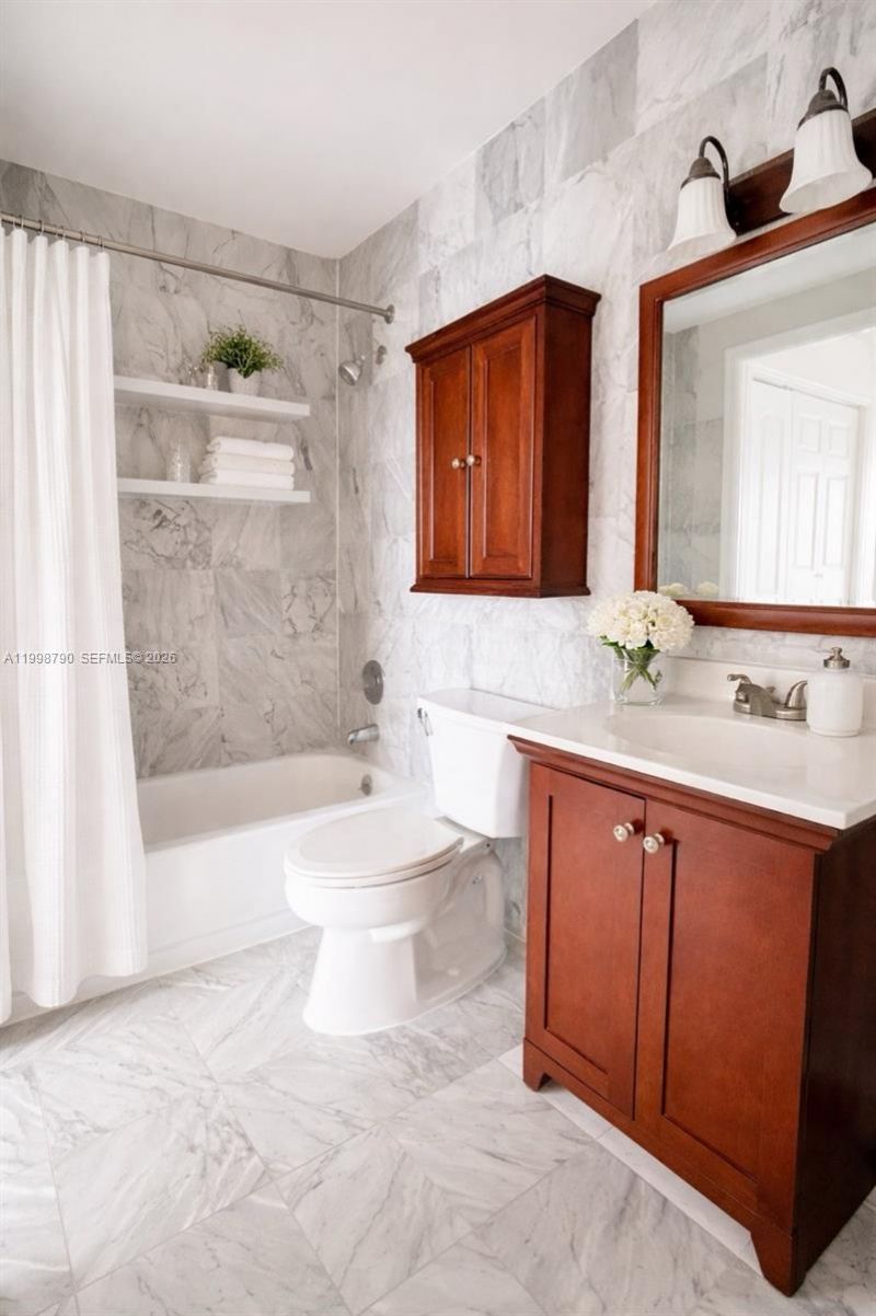 1283 W 51st Place, Unit 12, Hialeah, FL 33012 Photo