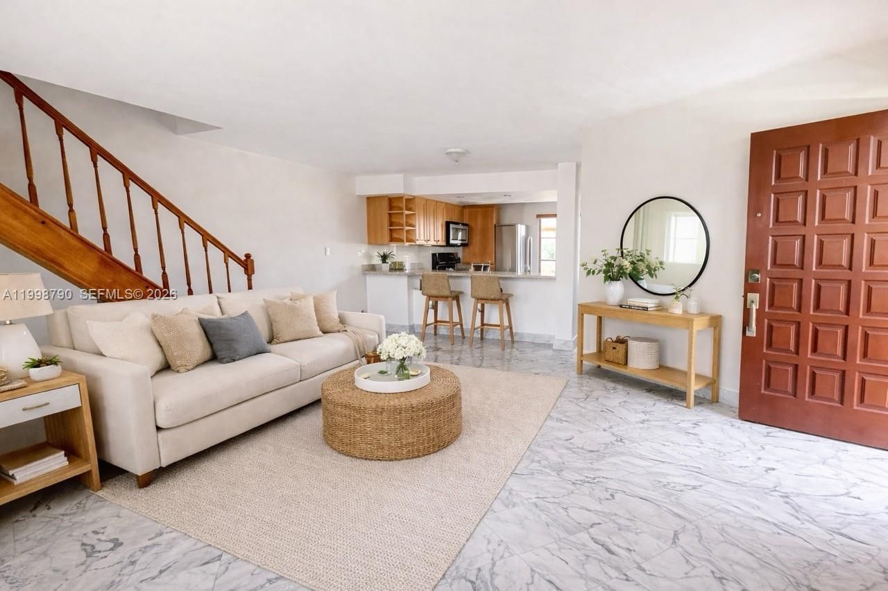 1283 W 51st Place, Unit 12, Hialeah, FL 33012 Photo