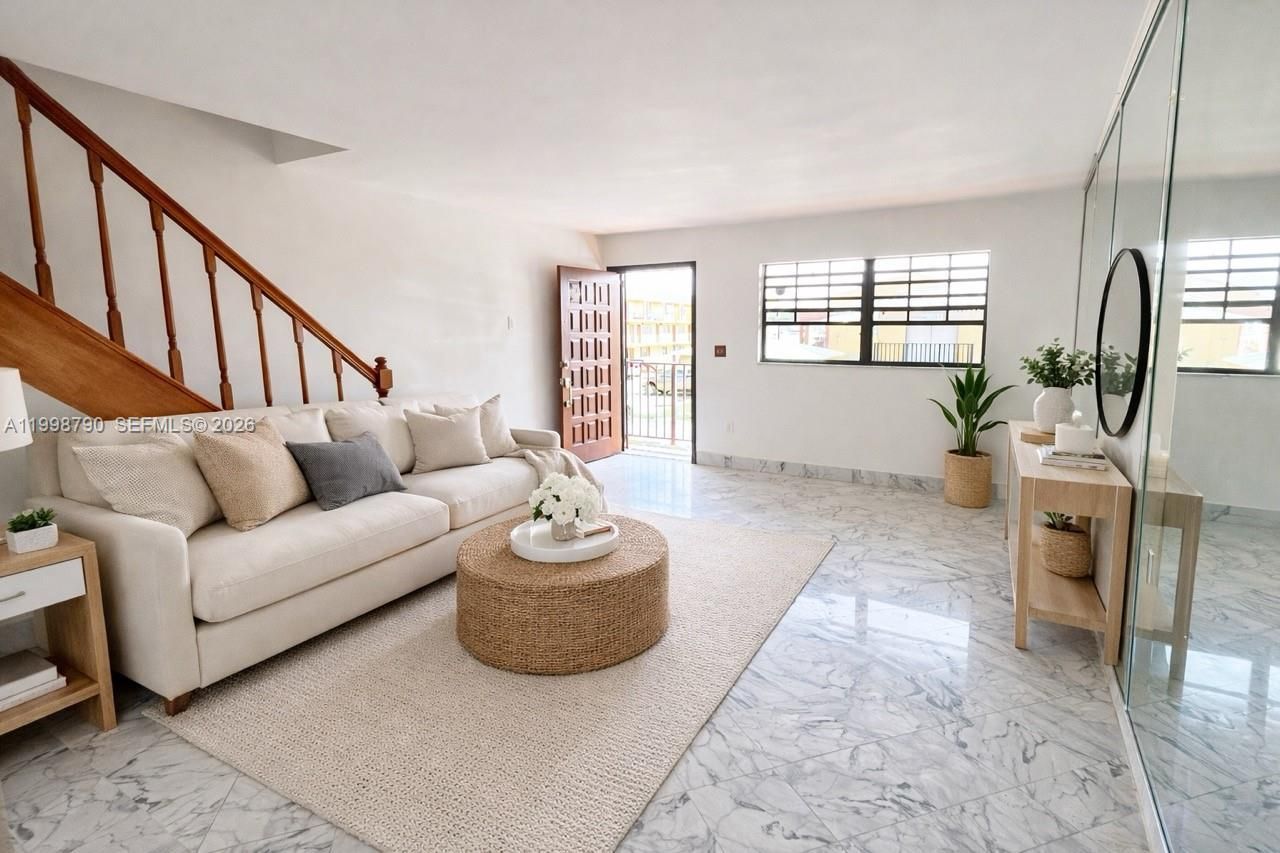1283 W 51st Place, Unit 12, Hialeah, FL 33012 Photo