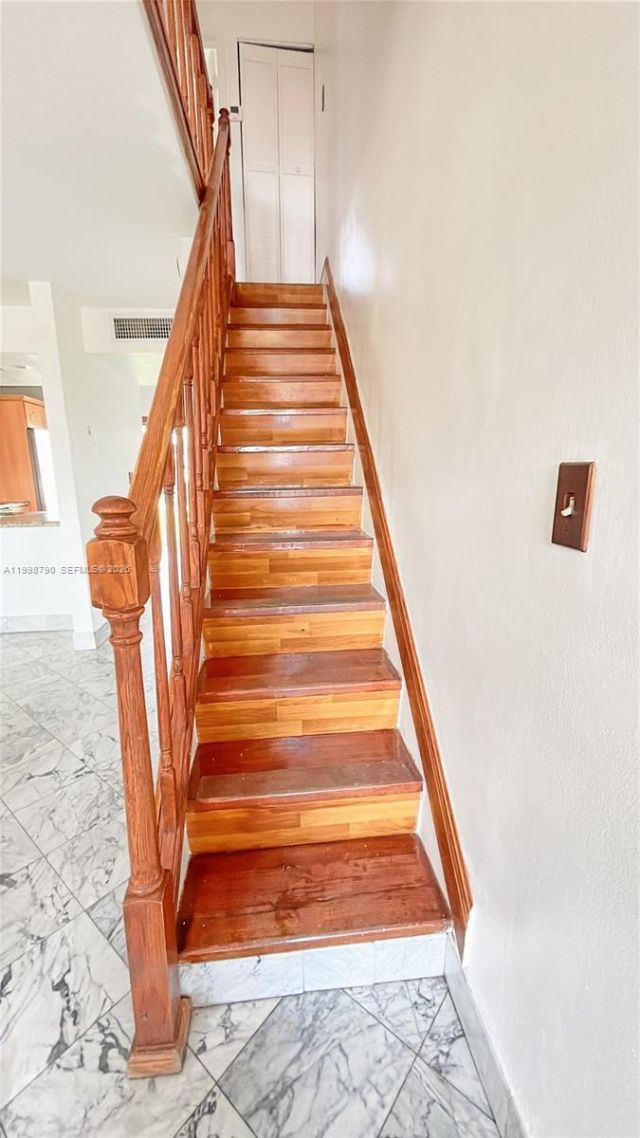 1283 W 51st Place, Unit 12, Hialeah, FL 33012 Photo