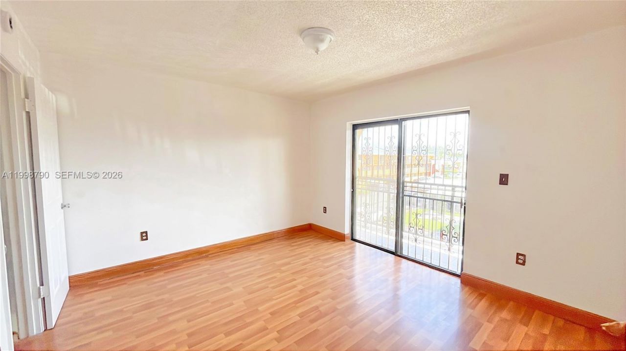 1283 W 51st Place, Unit 12, Hialeah, FL 33012 Photo