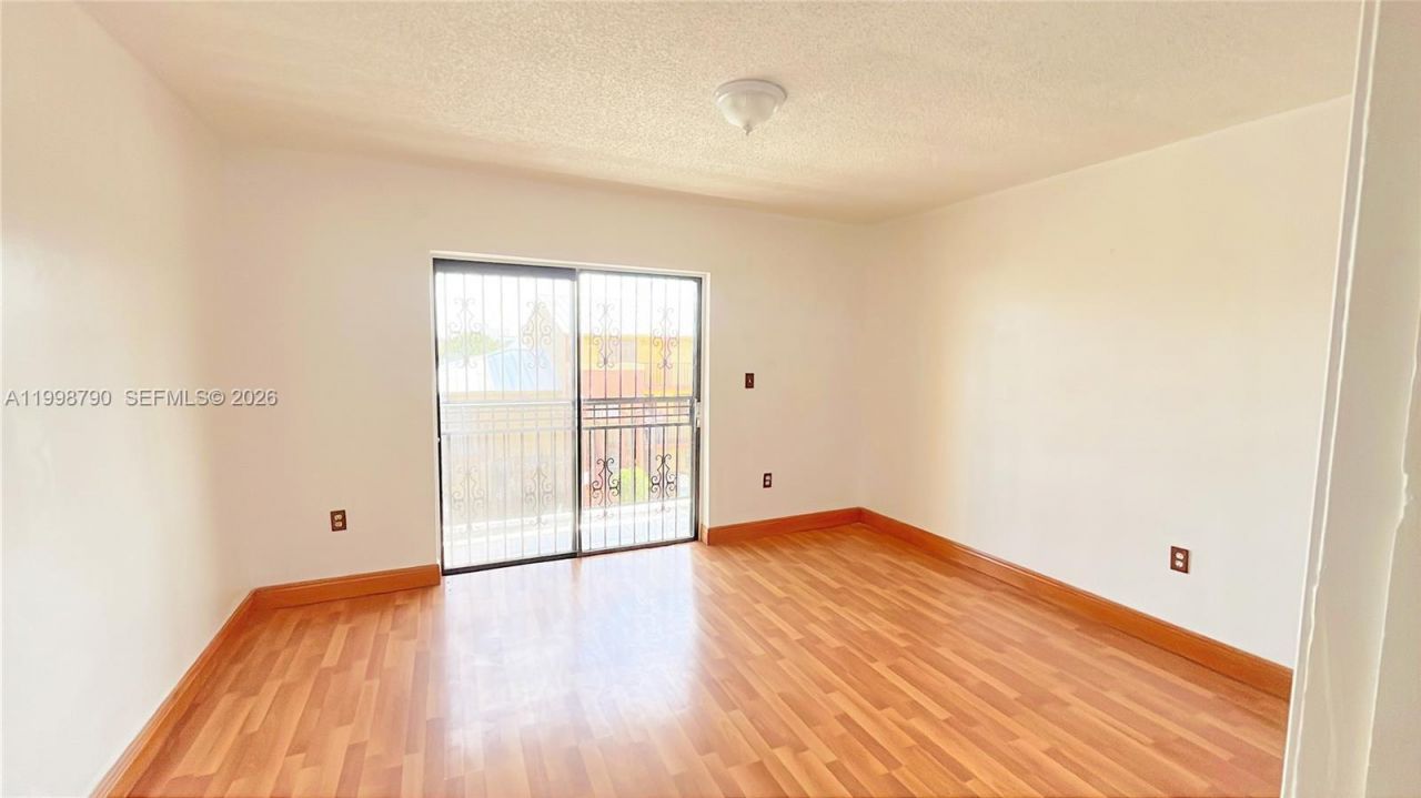 1283 W 51st Place, Unit 12, Hialeah, FL 33012 Photo