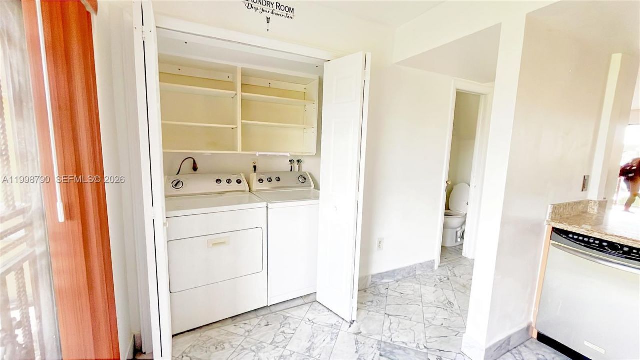 1283 W 51st Place, Unit 12, Hialeah, FL 33012 Photo