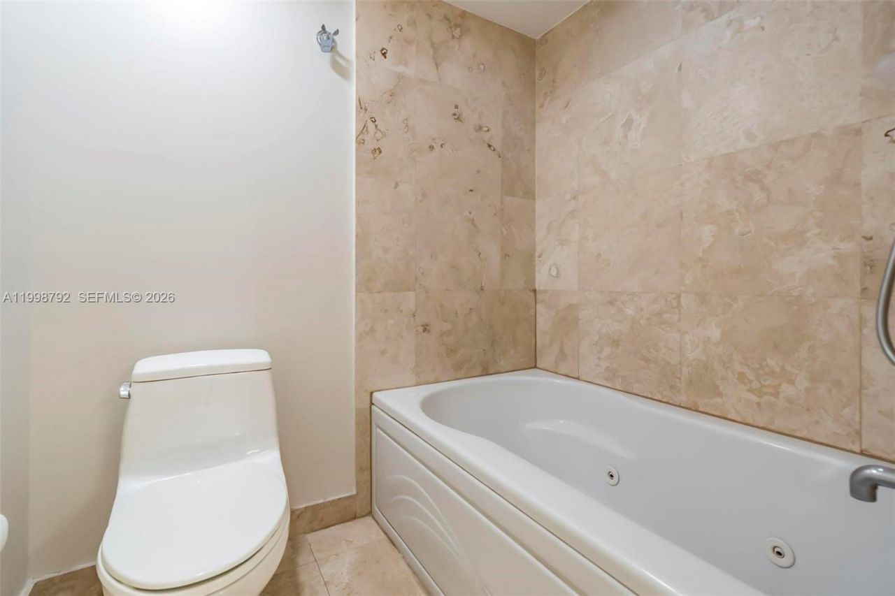 41 SE 5th St, Unit 1709, Miami, FL 33131 Photo