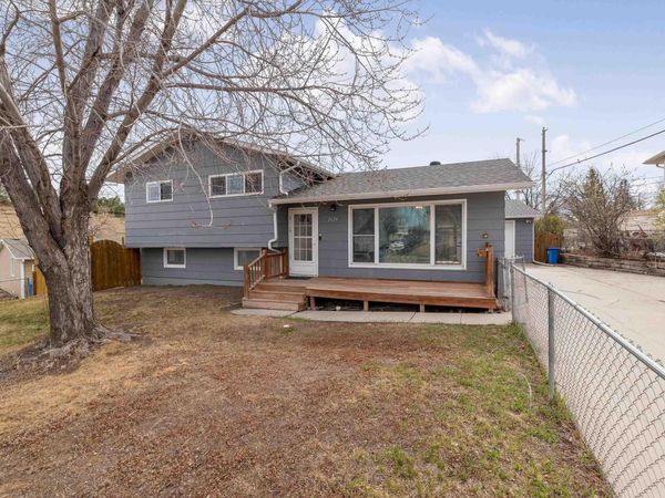 2624 HOEFER AVE, Rapid City, SD 57701