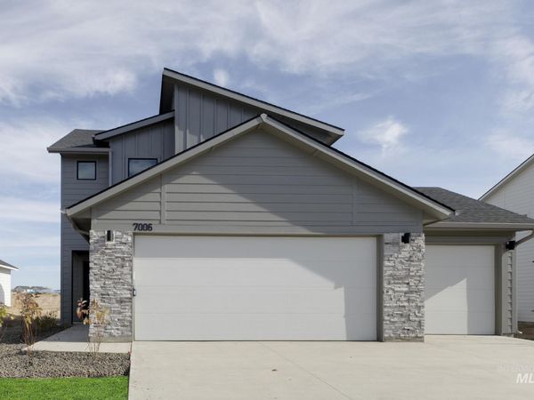6671 W Plateau Creek Dr, Meridian, ID 83646
