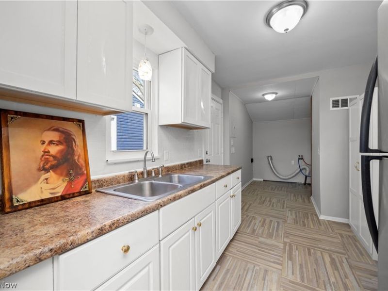 13704 Elsetta Avenue, Cleveland, OH 44135 Photo 21