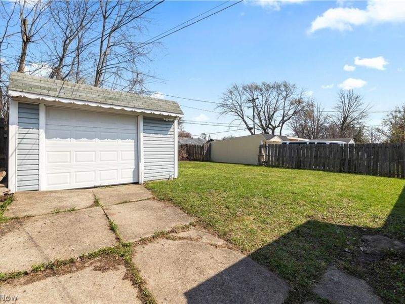 13704 Elsetta Avenue, Cleveland, OH 44135 Photo 29