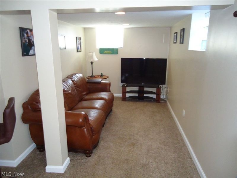 318 Van Buren Avenue, Cuyahoga Falls, OH 44221 Photo 16